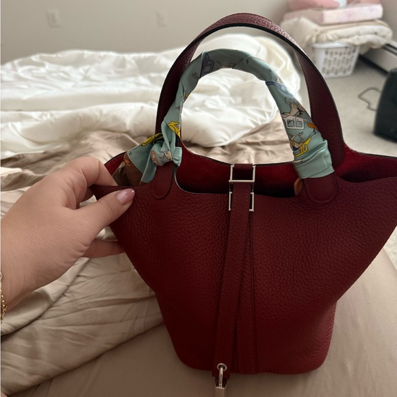 Hermes Picotin 18 in Rouge Ash with palladium hardware - Picture 1 of 9